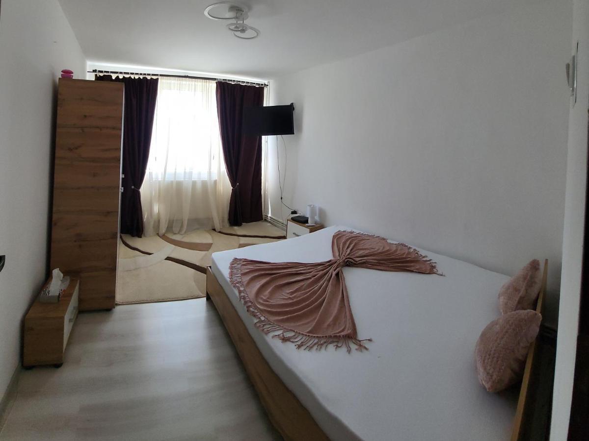 Apartament In Regim Hotelier Дева Екстериор снимка