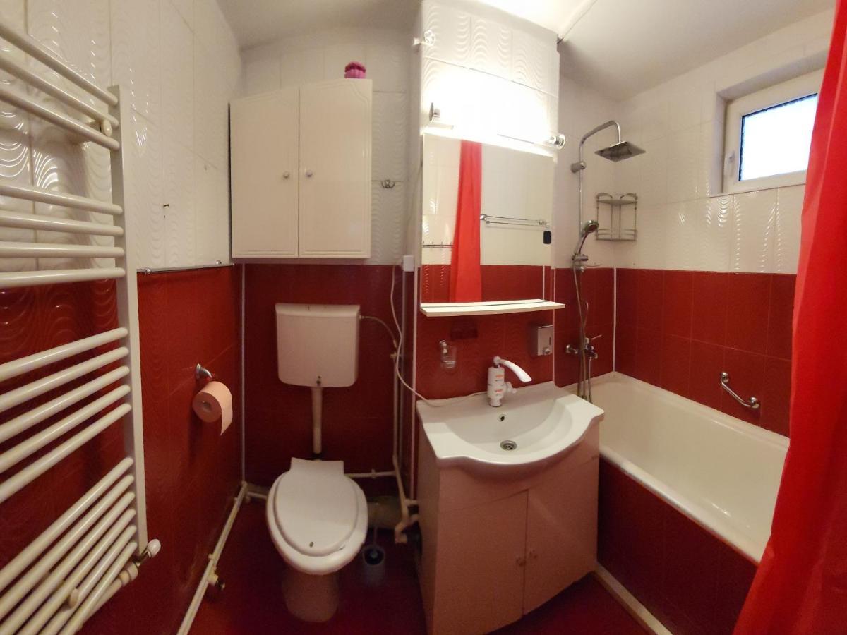 Apartament In Regim Hotelier Дева Екстериор снимка